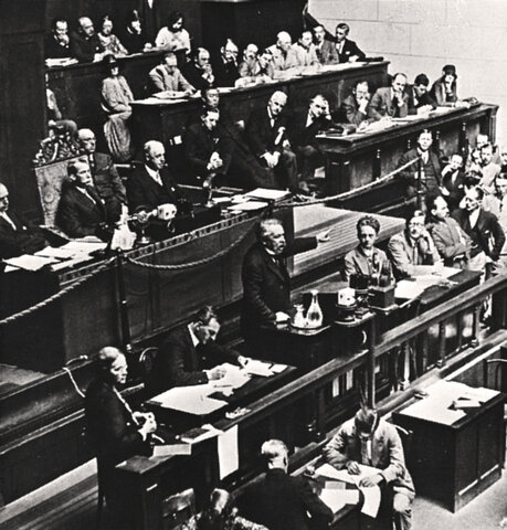 Folkeforbundet opprettes av president Wilson