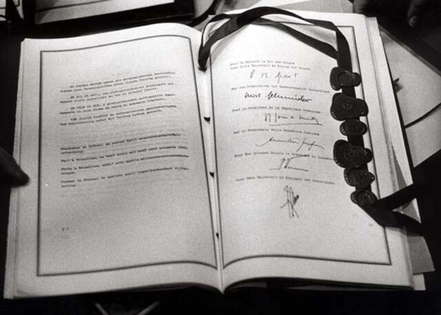 Merger Treaty (sign)