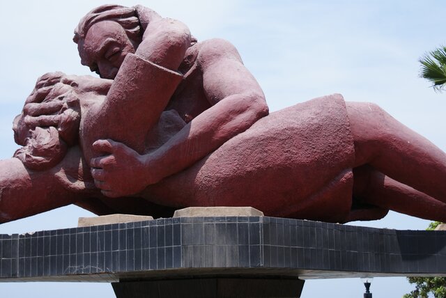 El Beso - Victor Delfin