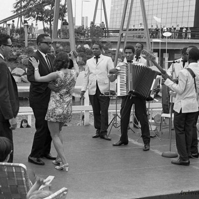 Timeline: Le Québec et une société non démocratique vers 1980