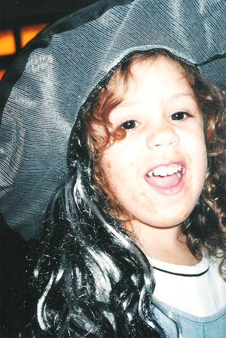 Gostosuras ou Travessuras - Luana