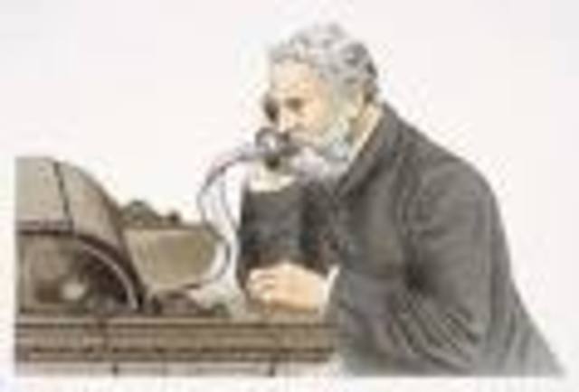 Em 1876 - TELEFONE, de Alexander Graham Bell