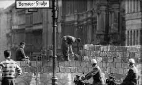 Berlin wall is constructed