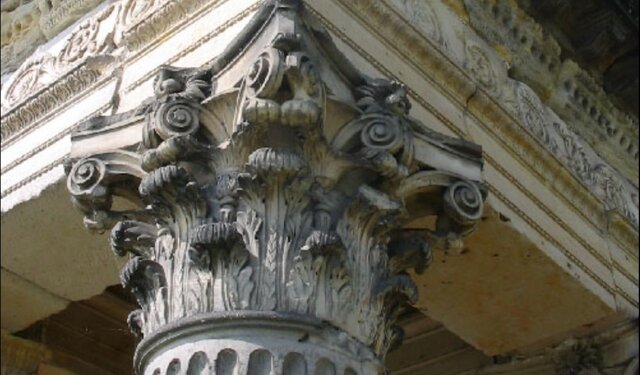 Colonna di ordine corinzio