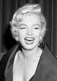 Marilyn Monroe dies