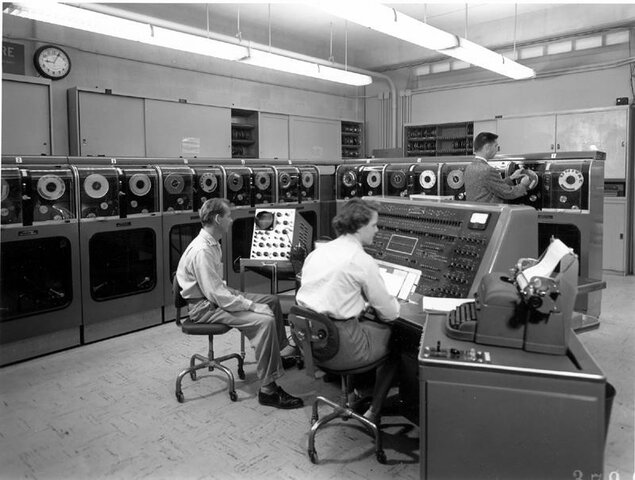 Surge la primera generación de computadoras