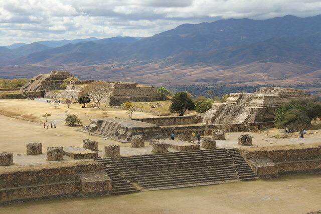 Monte Albán II-IIIA