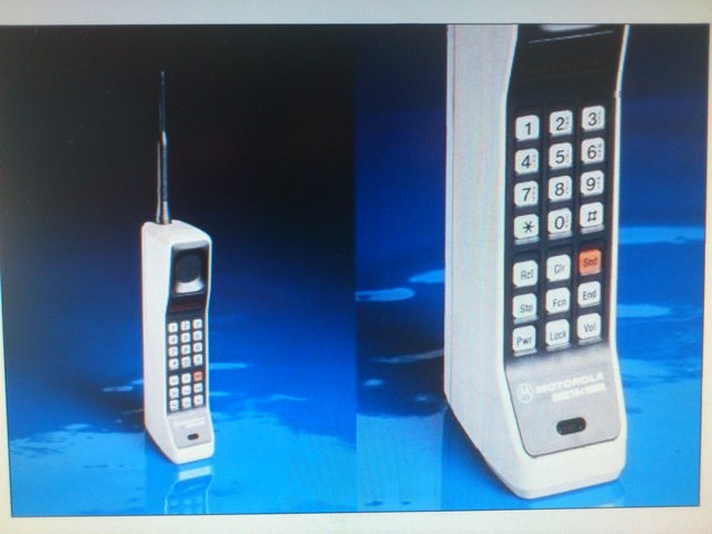 Segundo teléfono móvil.