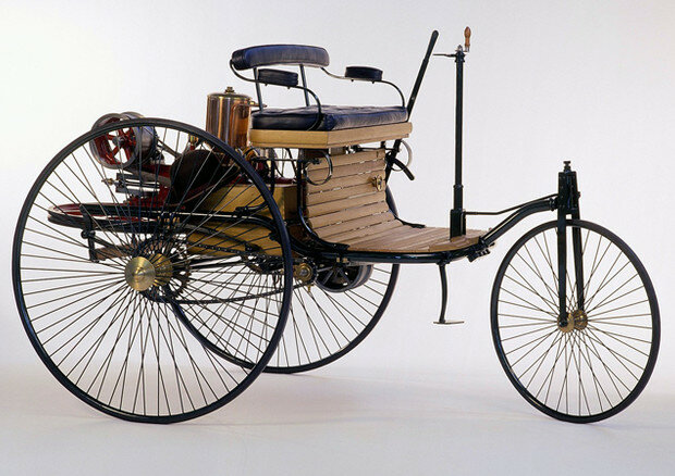 Prima automobile con motore a scoppio firmata Karl Benz