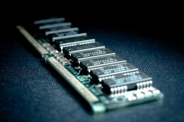 A primeira forma de RAM