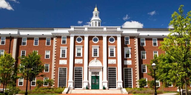 1943-1946 Kuhn earns bachelors and masters degrees from Harvard University