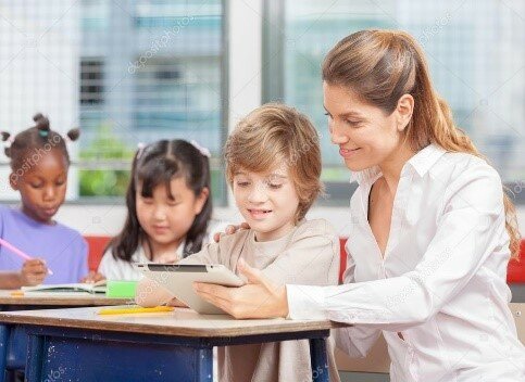 Modelo didáctico intercultural en el contexto afrocolombiano: la educación y la catedra de estudio afrocolombianos. Adíela Ruiz Cabeza, Antonio Medina Rivilla.