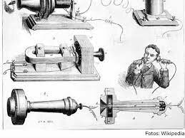 Alexander Graham Bell patenta el teléfono
