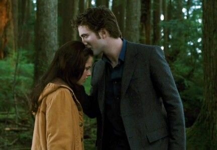What is twilight new moon about?