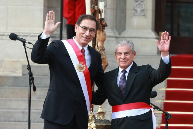 Juramenta Vizcarra como presidente
