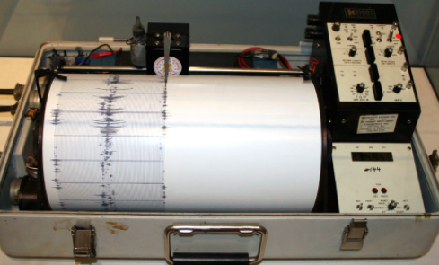 Instruments for measuring seismic activity