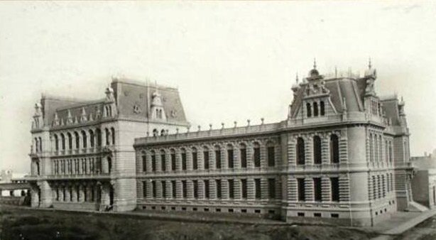 Creación del Consejo Naciónal de Educación encabezado por Sarmiento