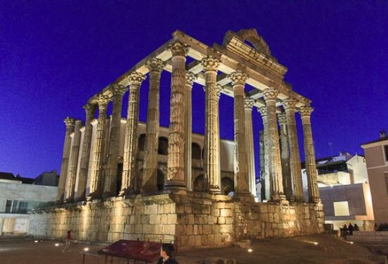 ROMA. ARQUITECTURA. Templo de Diana. S.I d.C.