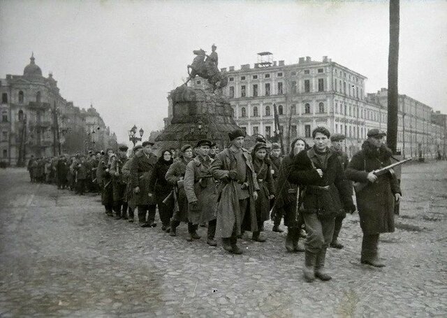 Soviet Troops Liberate Kiev