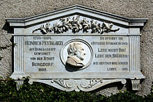 El bobierno cede a Pestalozzi el castillo Burgdof para que siga con su proyecto de pedagogía liberal y progresista; y de educación ético-religiosa..