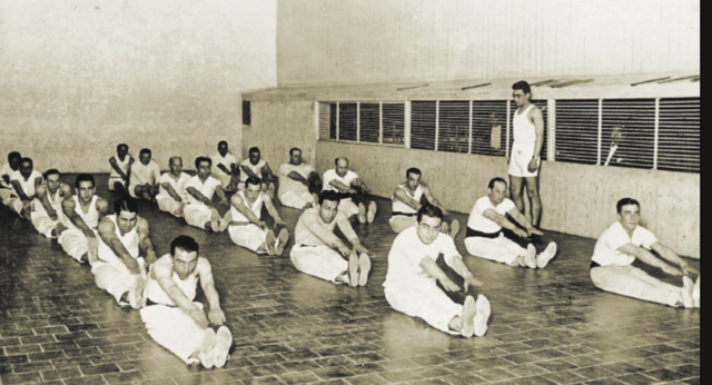 Nace la asignatura : "Ejercicios Físicos y militares"