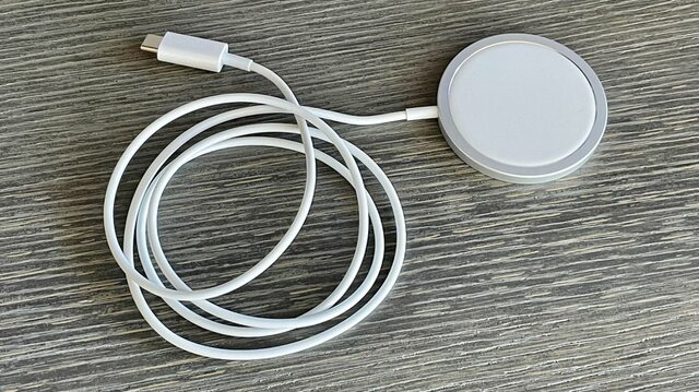 Apple Magsafe Charger-Biggest upgrade in the charging department