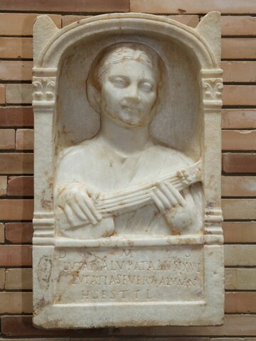 Estela de Lutatia Lupata