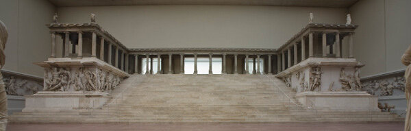 GRECIA. ESCULTURA. Altar de Zeus 180-160 a.C.