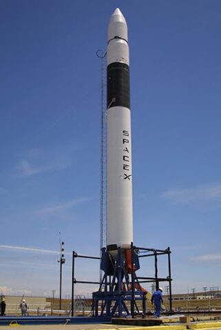 Dévoilement du prototype de Falcon 1