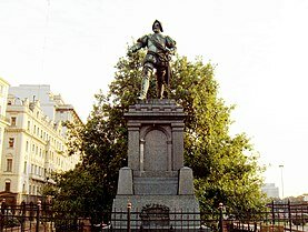 Juan de Garay reconstruye Buenos Aires.