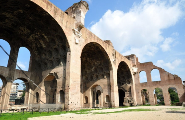 Basílica de Majencio y Constantino (Roma Imperial)