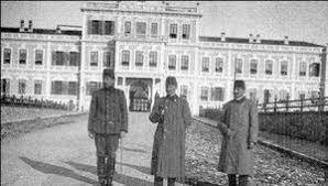 Manastır Askeri Lisesine girdi.