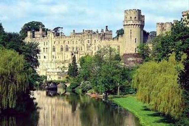 Warwick Castle is Attacked