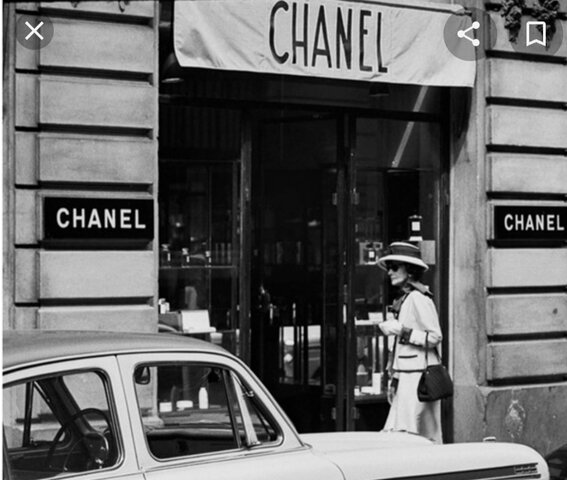 Elle a ouvert se prememière boutique, vêtements décontractés de luxe