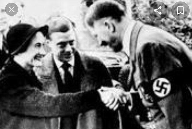 La Seconde Guerre Mondiale, elle ferme tous ses magasins.