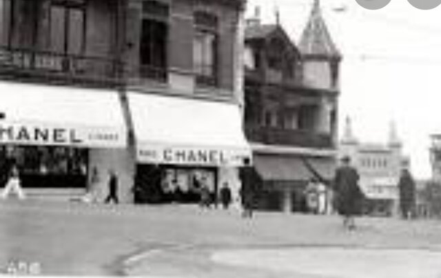 Rouvre sa Maison de Couture