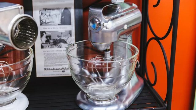 создается новая стильная модель миксера (К-модель)