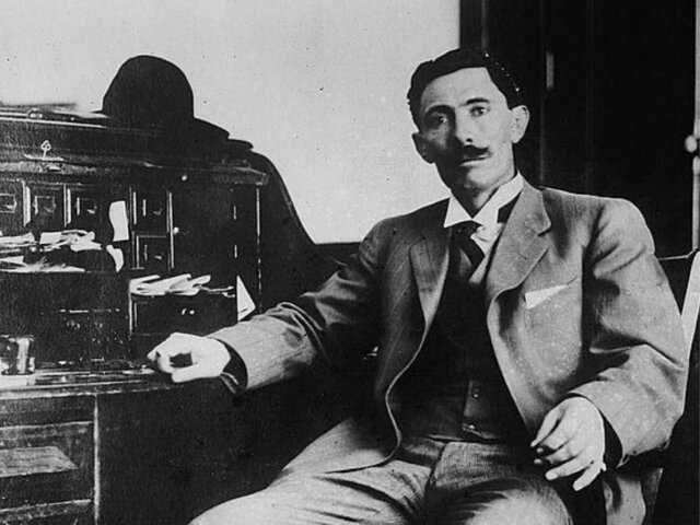 Pascual Orozco se levanta en armas contra el gobierno de Madero.