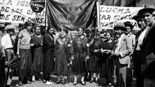 Se funda la "Casa del Obrero Mundial".