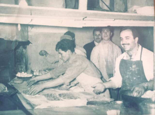 Özbeyoğlu ailesinin esnaflığa başlaması.