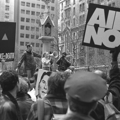 Timeline: AIDS Crisis