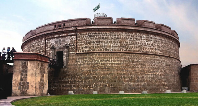 El ejército español se rinde y firman la capitulación del Callao