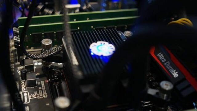 Intel Core i7-6950X (Broadwell-E)