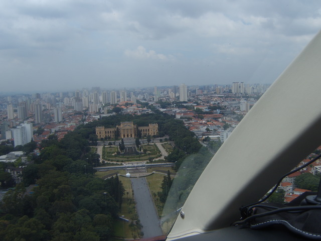 Andando de helicóptero - Helena