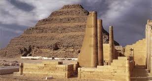 construction par Imhotep du complexe funéraire du roi Djéser 3eme dynastie, Saqqarah près du Caire