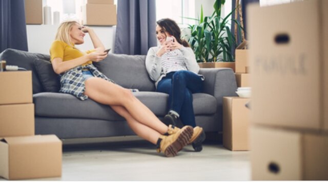 Je vais vivre avec Marie. Les dependes sont entre les deux.