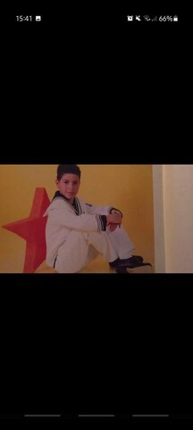 Her first día to sing