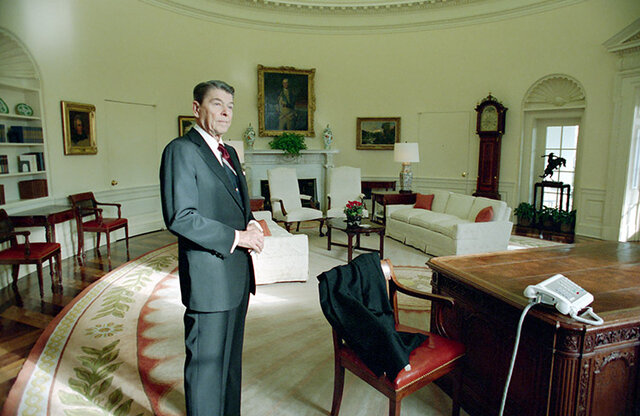 Reagan Leaves office