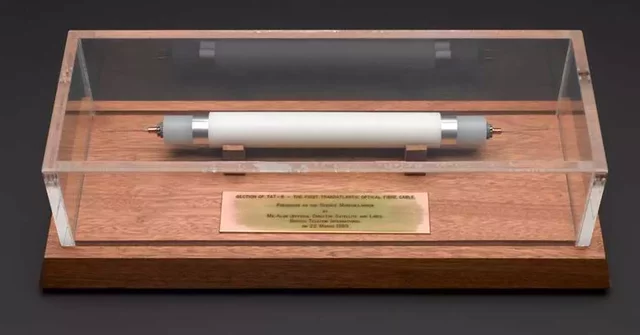 TAT-8 el primer cable submarino de fibra-óptica