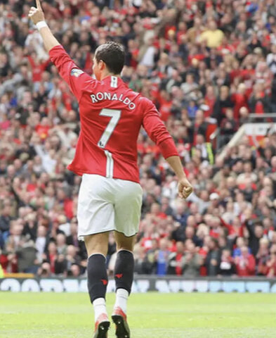 Ronaldo leaves Manchester United to sign with Real Madrid